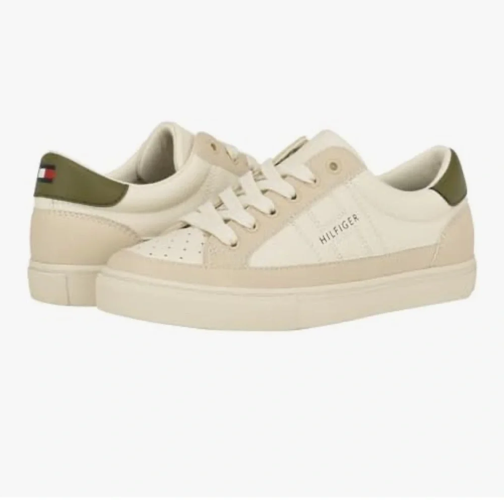 Tommy Hilfiger Women's Loliene Sneaker Color Light Grey Multi, Size 11